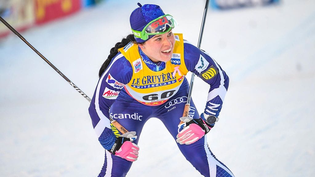 Krista Pärmäkoski hiihtää Davosissa maailmancupin sprinttifinaalissa.