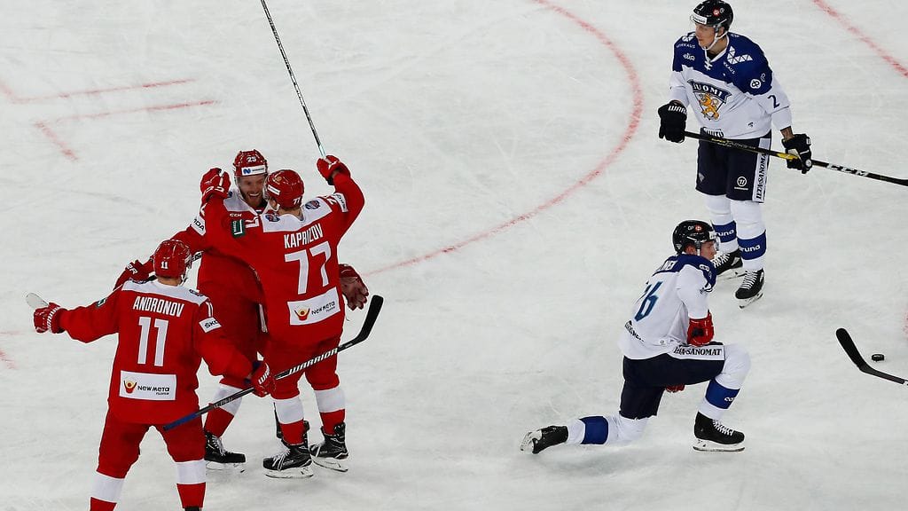 Venäjä juhli ja Suomi ihmetteli sunnuntain ulkoilmaottelussa Pietarissa.