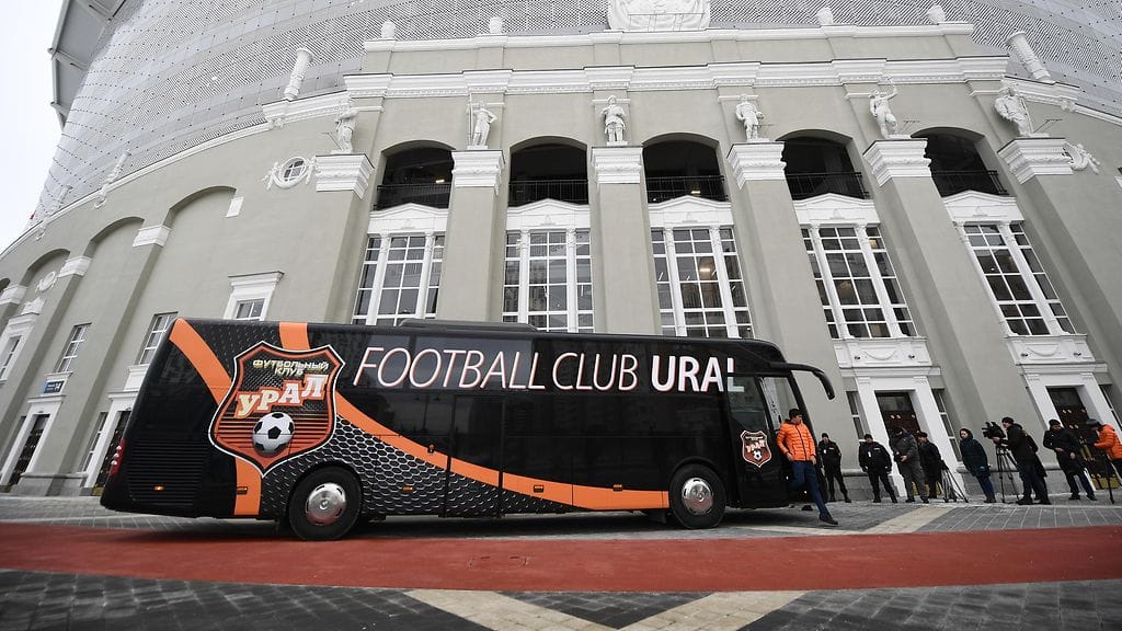 FC Ural velmuili José Mourinholle twiitillä bussistaan.