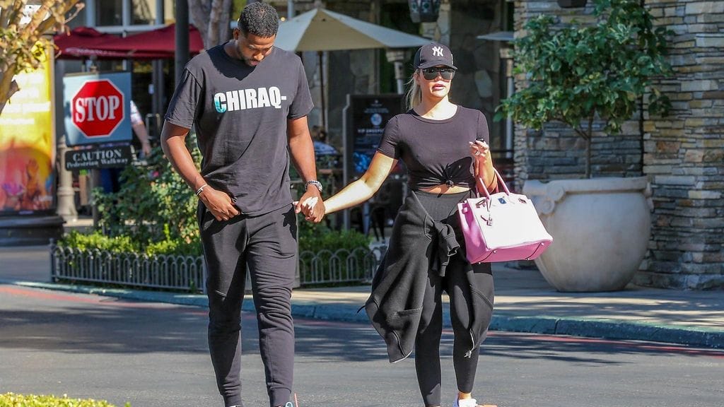Tristan Thompson (vas.) kumppaninsa Khloe Kardashianin kanssa.