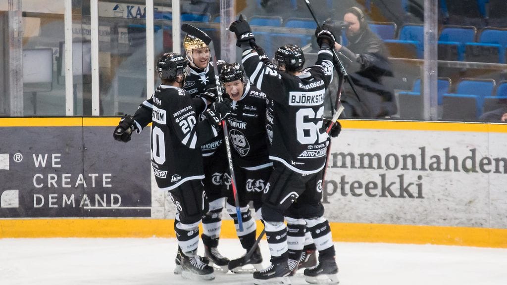 TPS teki lyhyen ajan sisään kaksi maalia Kärppiä vastaan.