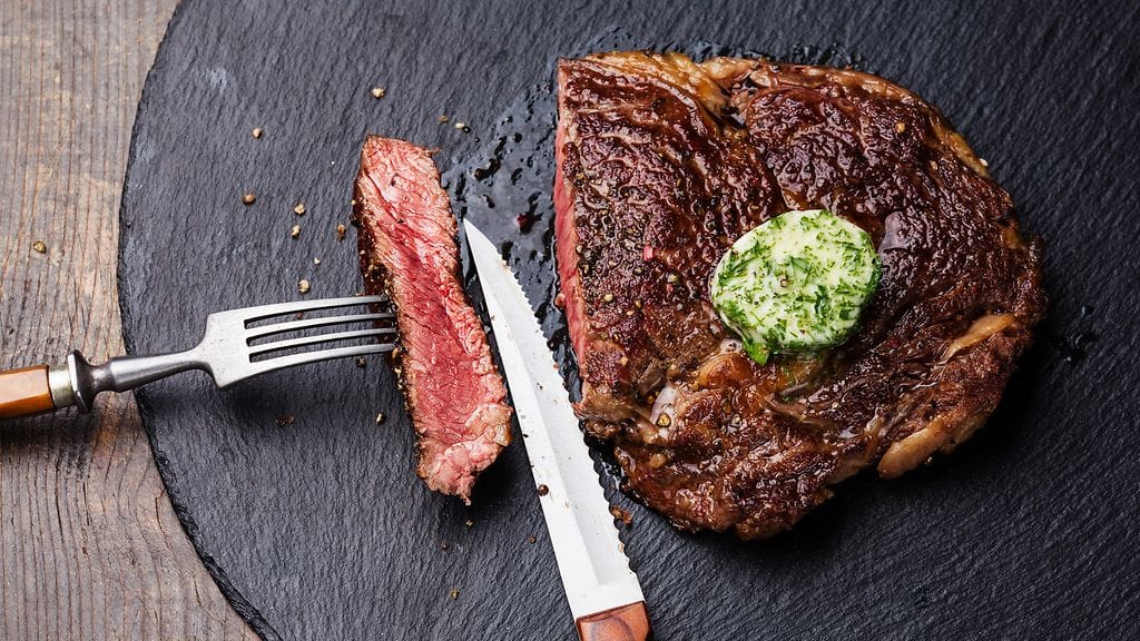 "Hyvän ja täydellisesti pilatun pihvin erottaa vain se pieni hetki, kun et tee mitään", Anthony Bourdain neuvoi.