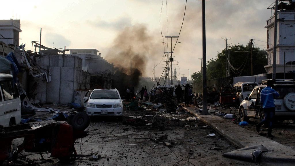 Arkistokuva. Ainakin kymmenen ihmistä kuoli Mogadishussa hotellin ulkopuolella tehdyssä räjähdyksessä marraskuussa.