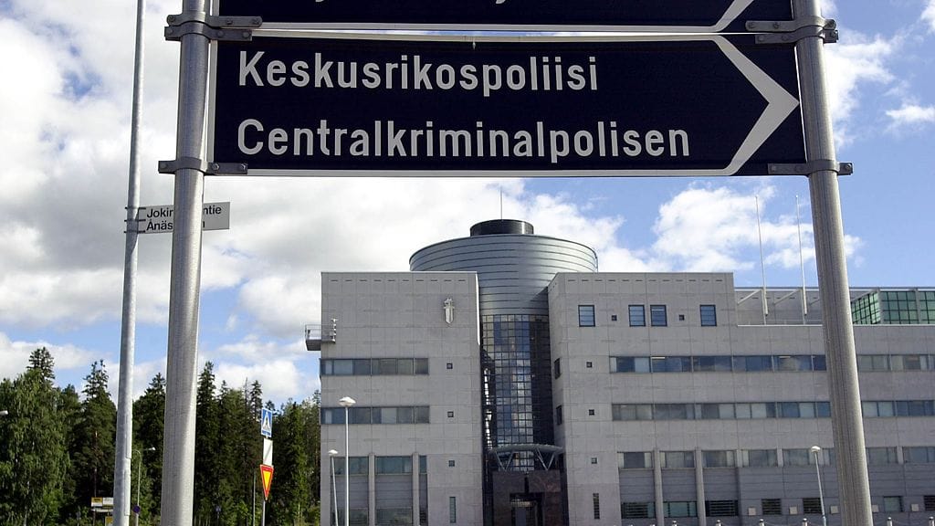 Helsingin käräjäoikeuden tänään vangitsema 30-vuotias mies suunnitteli ihmisjoukkoon kohdistunutta väkivallantekoa, kertoo rikoskomisario Olli Töyräs MTV Uutisille.