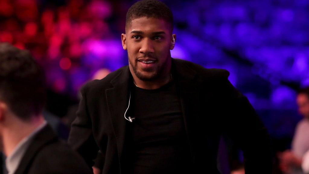 Anthony Joshua oli katsomassa Dillian Whyten ja Dereck Chisoran kohtaamista.
