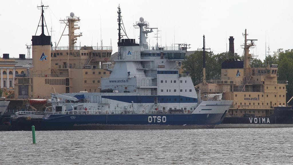 Arkisotkuva. Talven ensimmäinen jäänmurtaja lähtee Suomessa liikkeelle joulupäivänä.