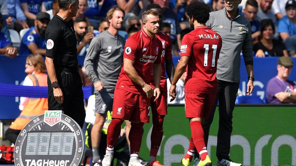 Xherdan Shaqiri ja Mo Salah olivat mukana yllättämässä paikallisen koulun lapsia.