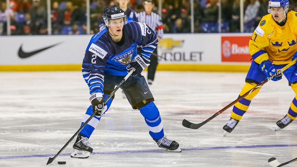 Suomi kärsi tappion nuorten MM-kisojen avausottelussa Ruotsille.