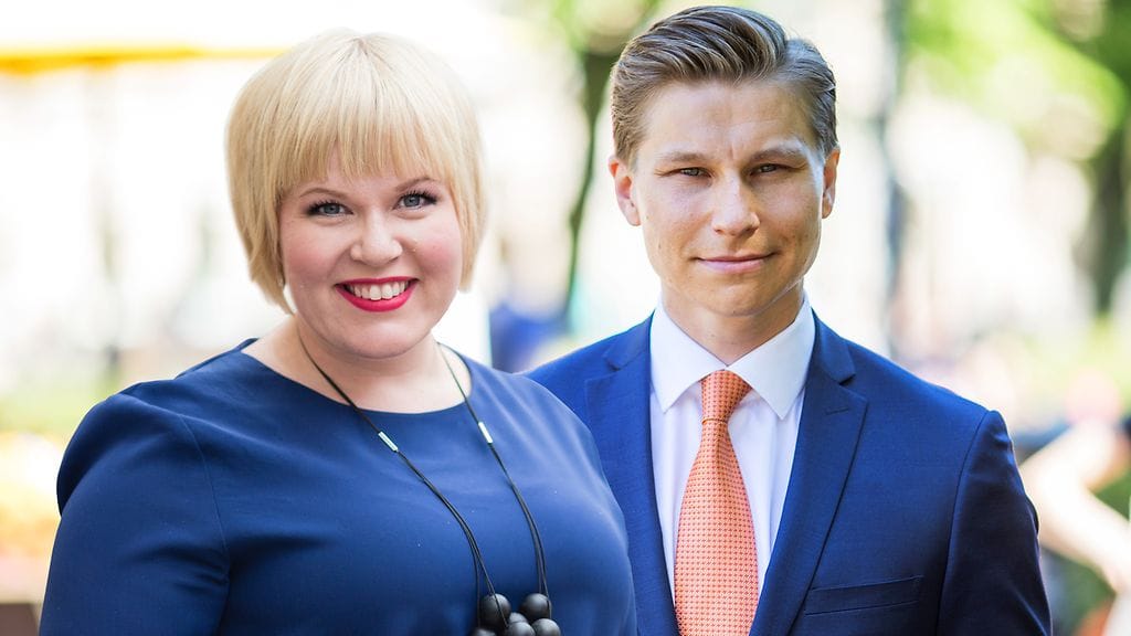 Perhe- ja peruspalveluministeri Annika Saarikko (kesk.) ja oikeusministeri Antti Häkkänen (kok.) ovat saavuttaneet reilussa puolessatoista vuodessa puolueidensa piiripäättäjien vahvan tuen.