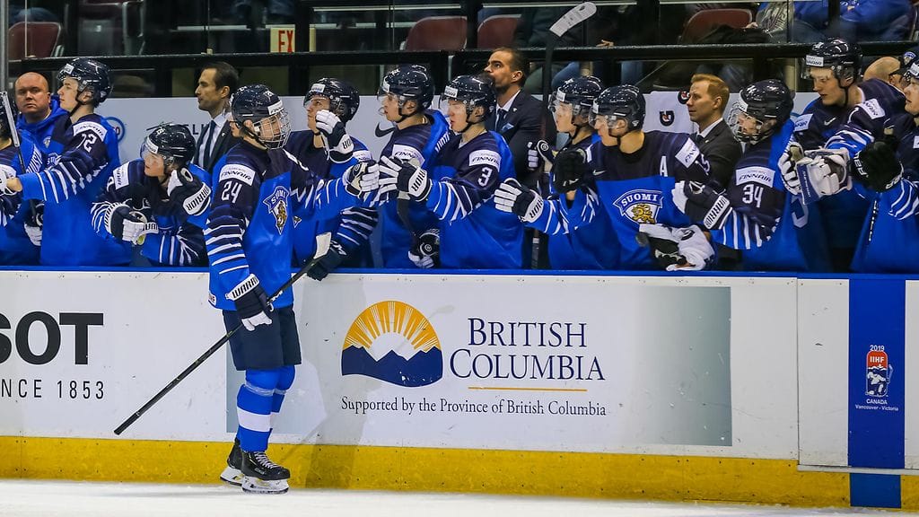 Kaapo Kakko heilutti maaliverkkoja, kun Nuoret Leijonat kaatoi Kazakstanin.