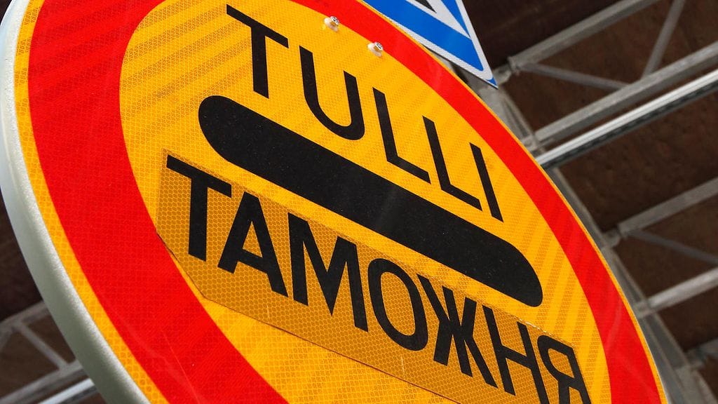 Venäjä vapautti syyskuun lopulla rahoitusyhtiöt autovakuudesta. Päätöksen tavoitteena oli ratkaista tulliongelma, joka ilmeni Venäjän uusittua säännöstöään.