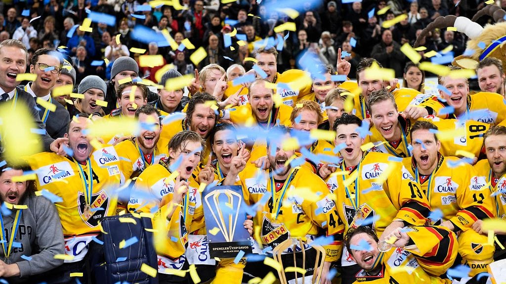 KalPa juhli villisti Spengler Cupin voittoa.