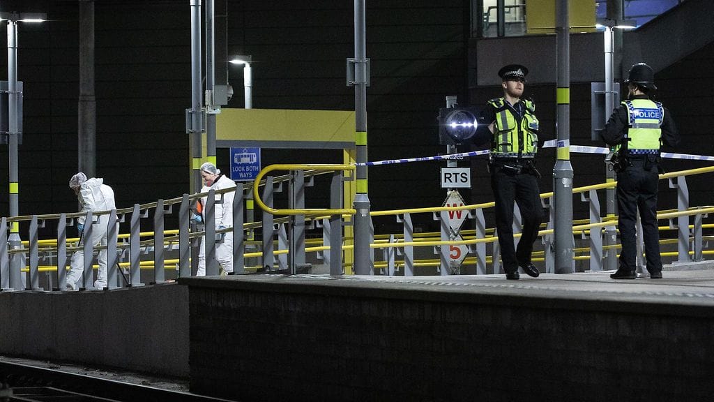 Poliisi eristi tapahtumapaikan.
