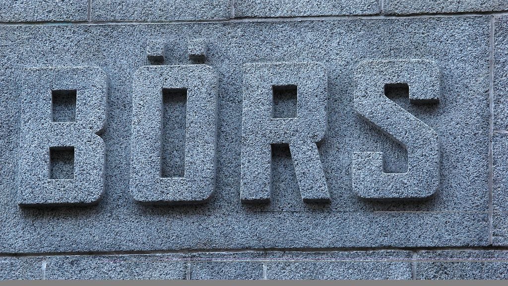 Pörssi sulkeutui tänään reilusti miinukselle.