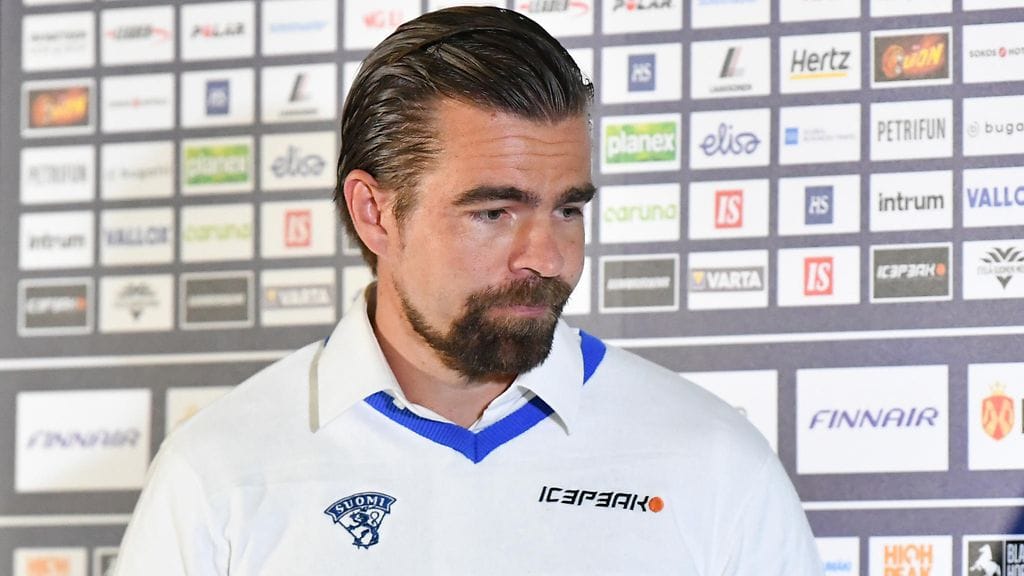 Suomen alle 20-vuotiaiden maajoukkueen päävalmentaja Jussi Ahokas sai jännittää todenteolla Kanada-puolivälieräottelun yhteydessä.