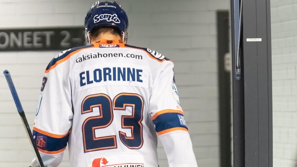 Aleksi Elorinne sai suihkukomennuksen keskiviikkona Jukurit-Tappara-ottelussa.