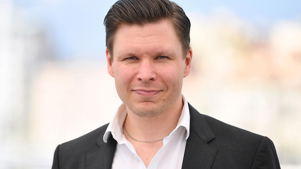 Milonoff on ehdolla parhaan miessivuosan palkinnon saajaksi.