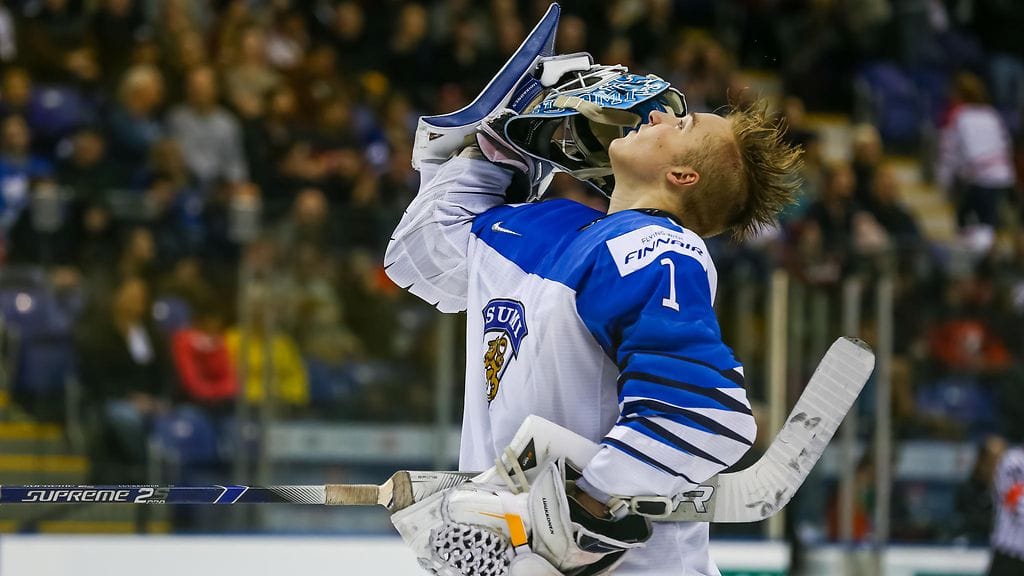 Ukko-Pekka Luukkonen on tärkeässä roolissa, kun Suomi kohtaa MM-kisojen välierässä Sveitsin.