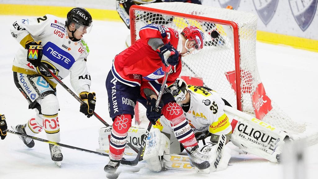 Lennart Petrell iski hienon maalin Kärppien verkkoon.