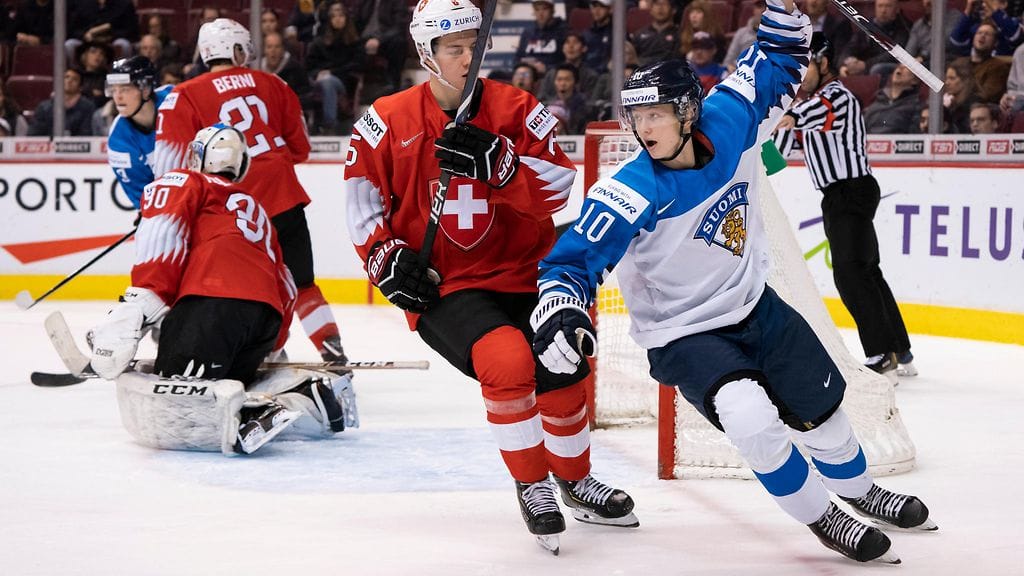 Aleksi Heponiemi toimi Suomen ykköstähtenä (1+3), kun Nuoret Leijonat kaatoi Sveitsin välieräottelussa 6-1.