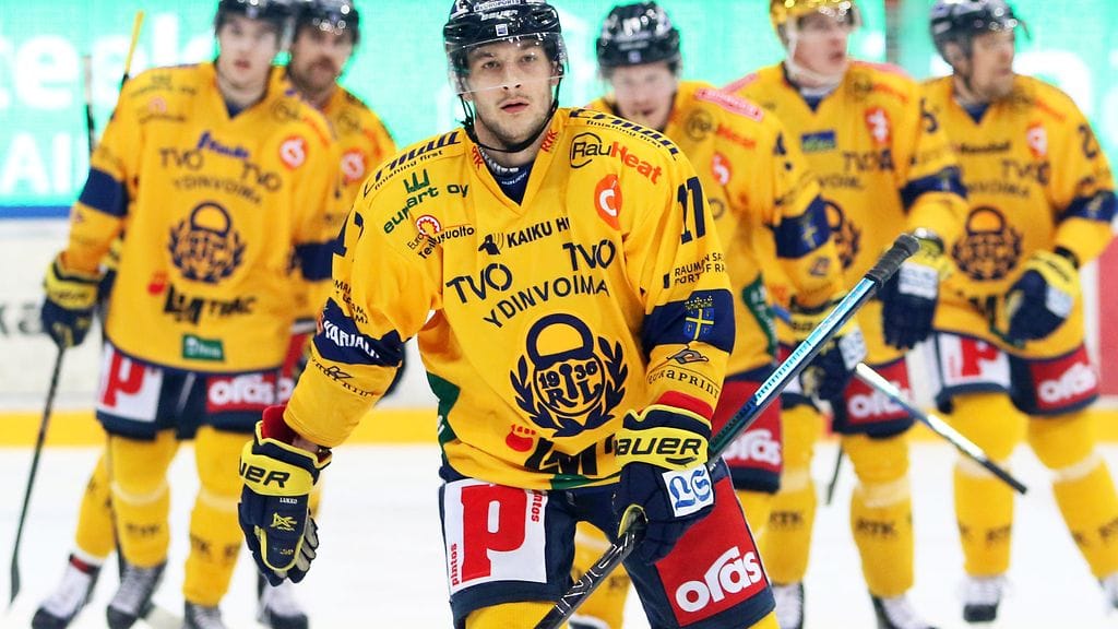 Lukko iski kahdesti ensimmäisen erän päätösminuutilla.