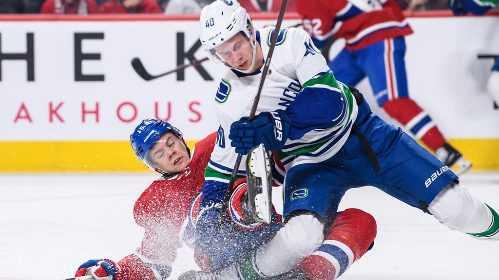 Elias Petterssonin jalka jäi ikävästi Jesperi Kotkaniemen alle.