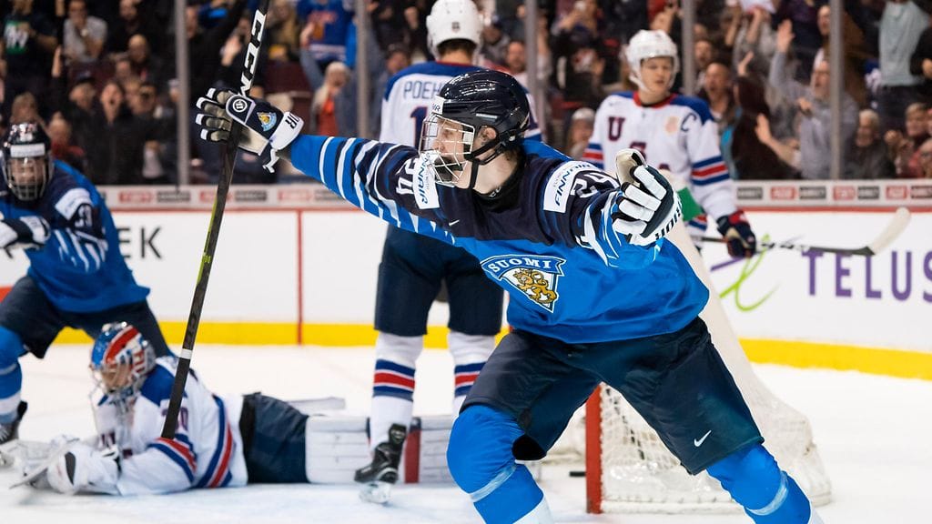 Kaapo Kakko, 17, iski Nuorten Leijonien voittomaalin MM-finaalissa Yhdysvaltoja vastaan.