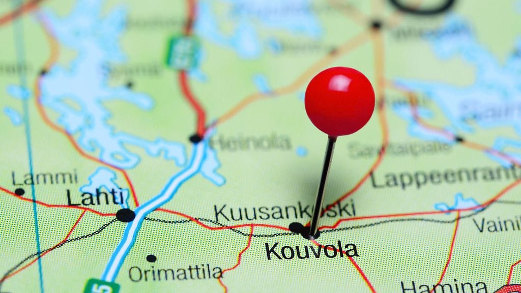 Uhri ja tuomittu asuivat Kouvolassa samassa pihapiirissä.
