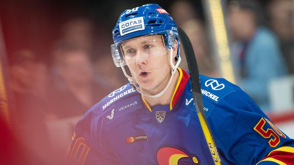 Viktor Lööv palaa askiin.