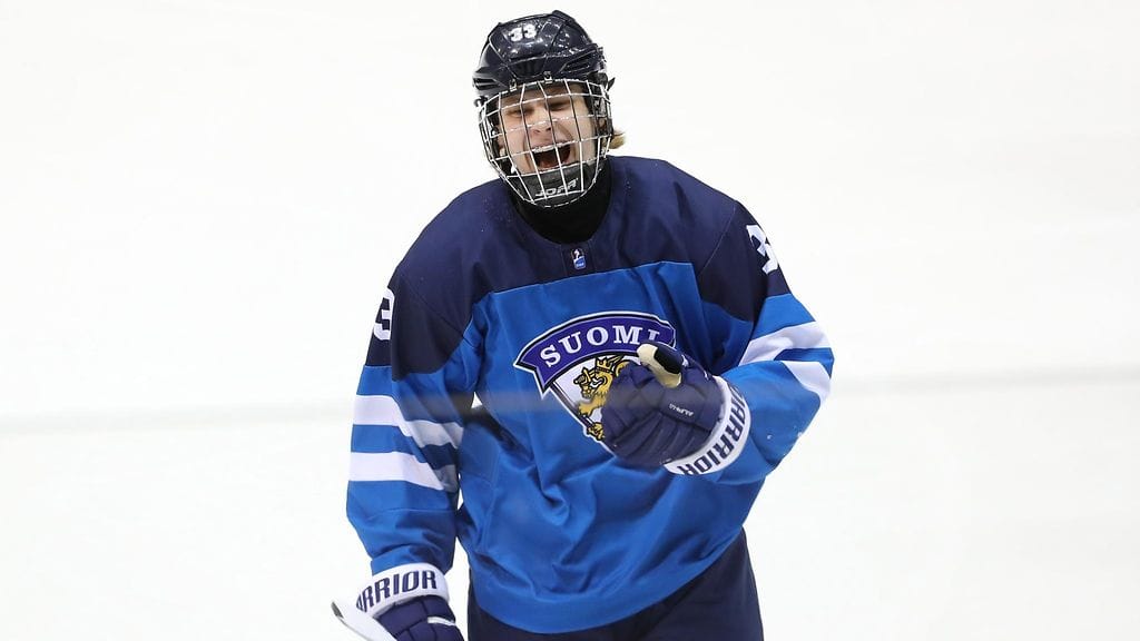 Kaapo Kakko sai kehuja ruotsalaislehdiltä.