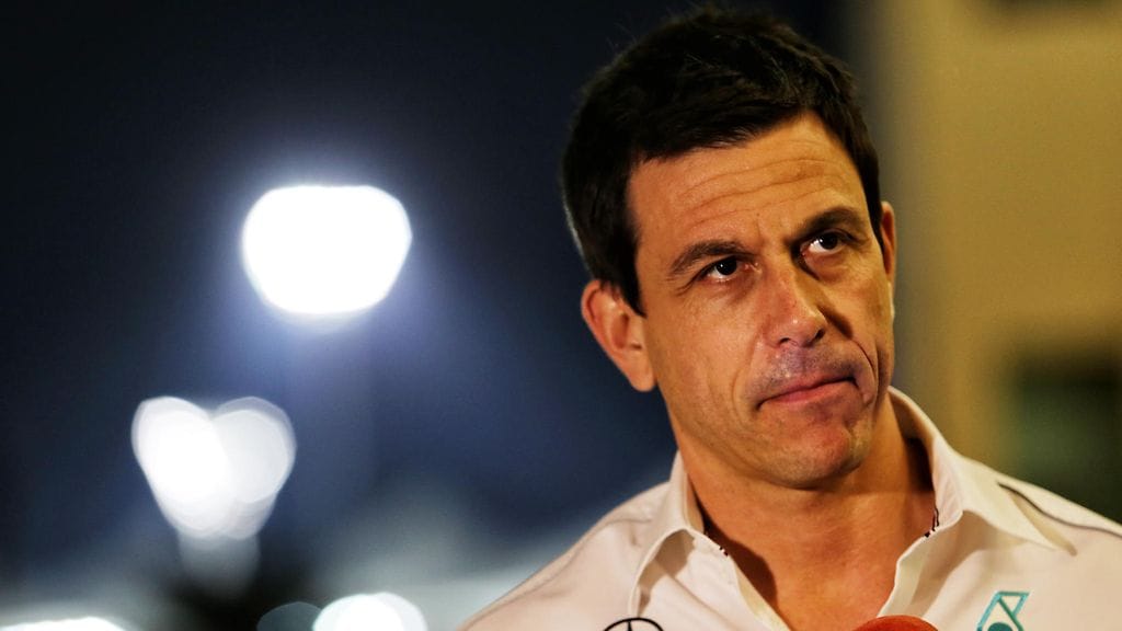 Toto Wolff toimii Mercedeksen urheilujohtajana.
