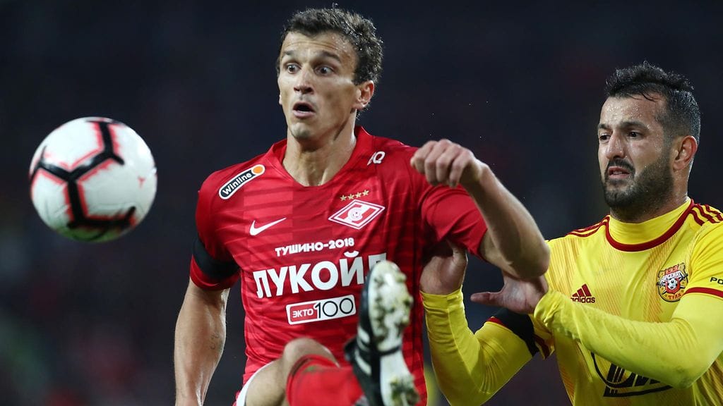 Roman Eremenko (vas.) Spartak Moskovan paidassa.