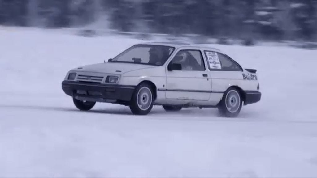 Huh! Norjalaisten tuunaama Ford Sierra vetää jäällä 280 km/h!