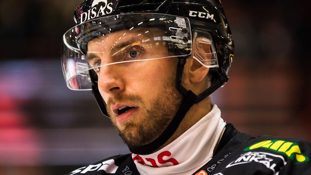 Oskar Osala teki upean maalin KooKoota vastaan.