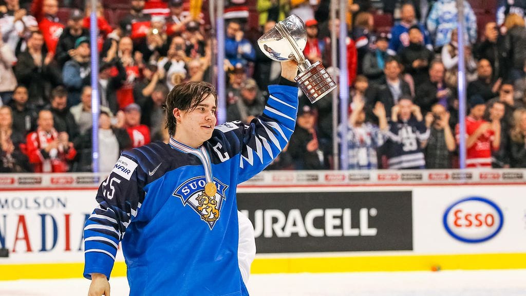 Aarne Talvitie toimi Nuorten Leijonien kapteenina MM-turnauksessa.