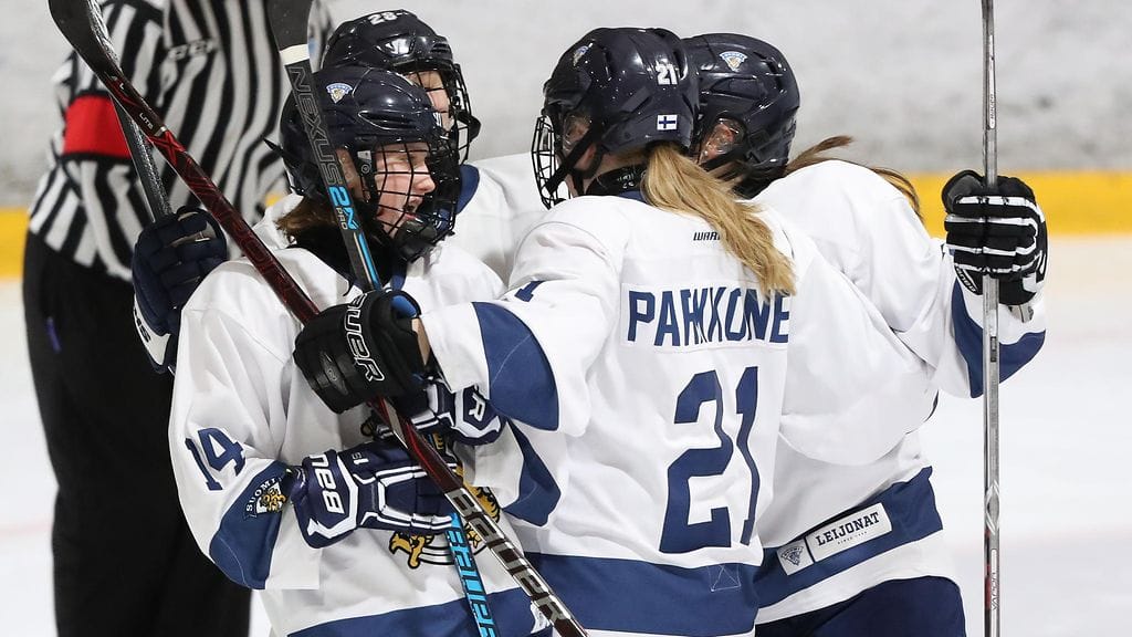 Tyttöleijonat pelaa Japanin MM-kisojen välierissä. Suomi kaatoi Ruotsin puolivälierässä jatkoaikaratkaisulla.