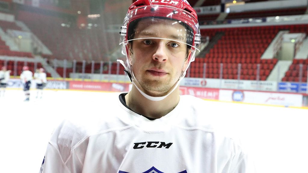Ässistä siirtynyt Sakari Salminen odottaa pitkää kevättä HIFK:n paidassa.
