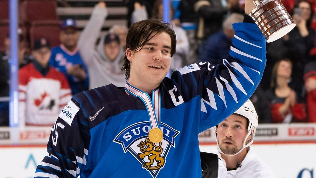 Nuorten Leijonien kapteeni Aarne Talvitie menee leikkaukseen Yhdysvalloissa.