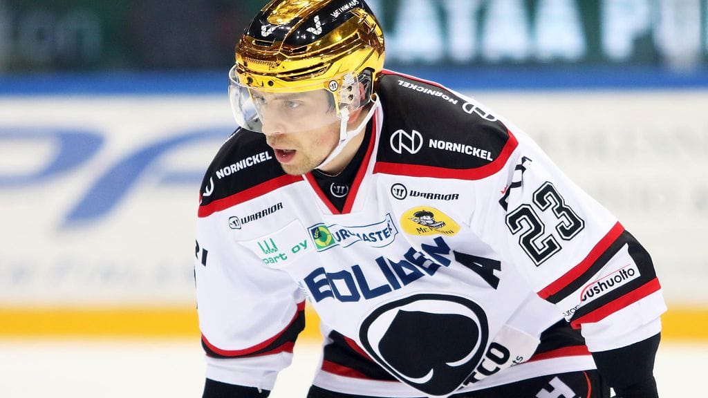 Ässissä kultakypärää kantanut Sakari Salminen siirtyy loppukauden Helsingin IFK:hon.