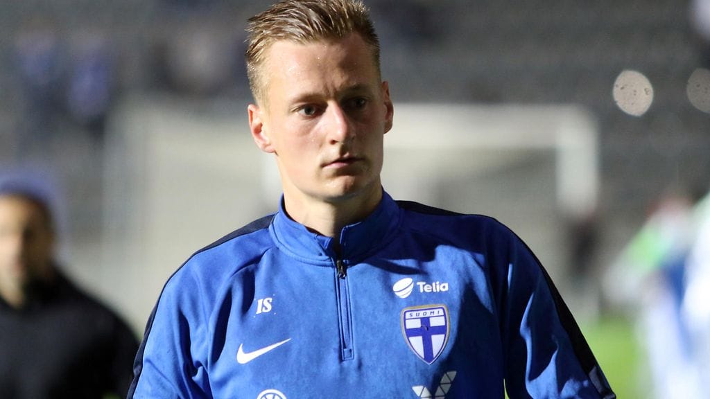 Rasmus Karjalainen laukoi Suomen ainoan maalin harjoitusottelussa Viroa vastaan (1-2) Qatarissa.
