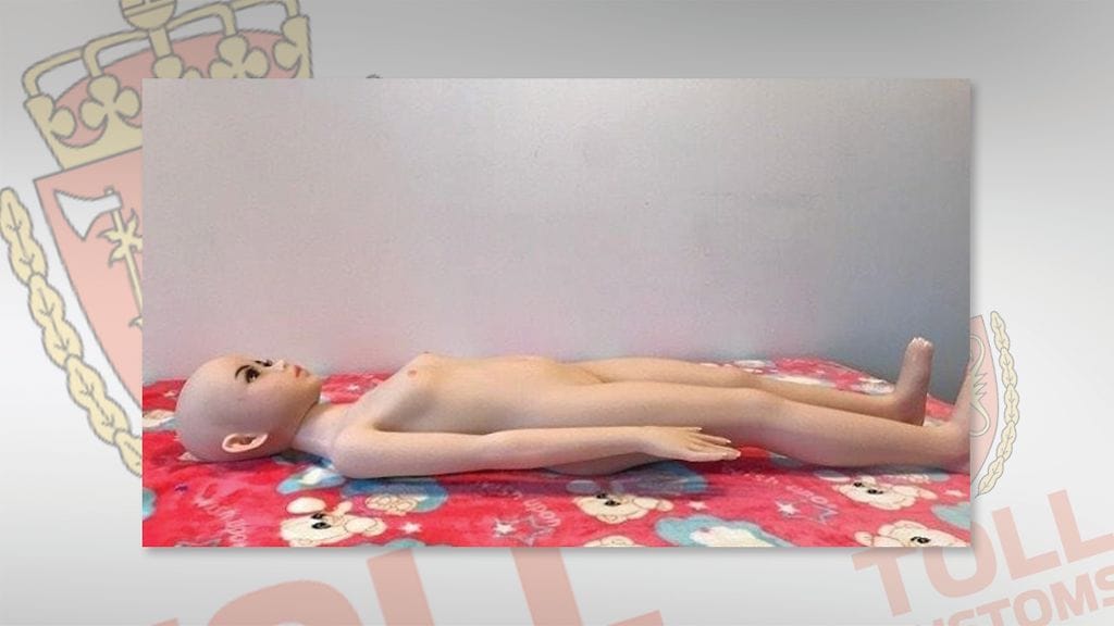 Norjan tulli julkaisi kuvan löytämästään lasta esittävästä seksinukesta vuonna 2017.