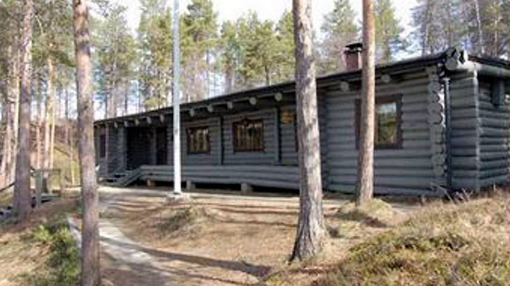 Ilmavoimien lapinmaja Lemmenjoella.