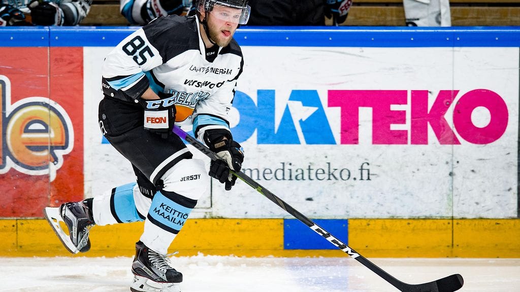 Jesse Saarisen tekemä 1-0-johtomaali aiheutti ihmetystä Lahdessa.