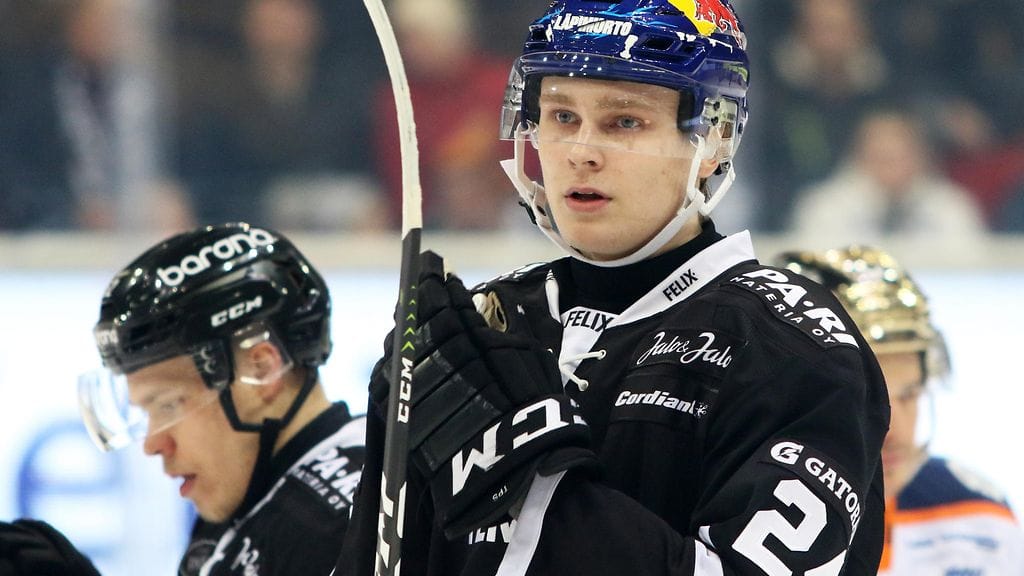 Kaapo Kakon nimikirjoitukset olivat kovaa valuuttaa Turussa.