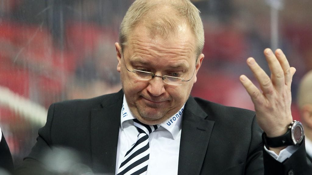 Kalle Kaskinen innostui siteeraamaan Juhani Tammista Turussa.