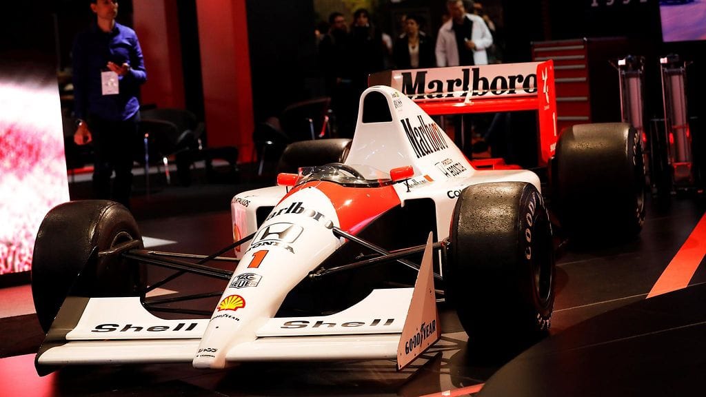 Kuvassa Ayrton Sennan käyttämä McLaren-auto.