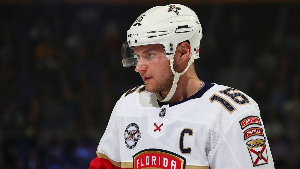 Aleksander Barkov on onnellinen Nuorten Leijonien puolesta.