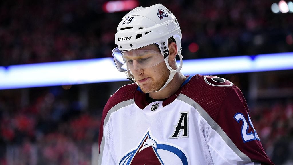 Nathan MacKinnon ottaa vastuun raivostumisestaan.