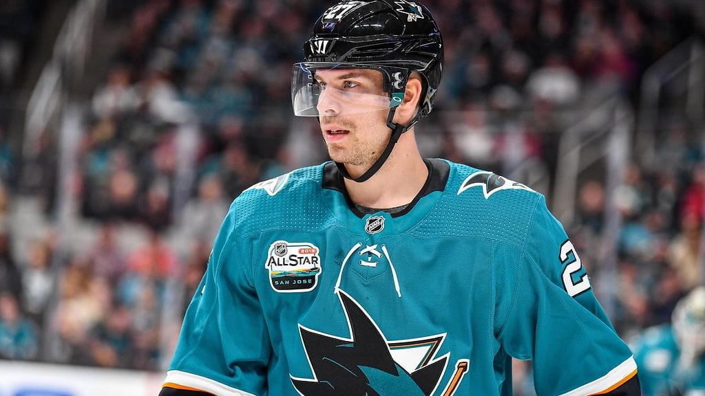 San Jose Sharksin Joonas Donskoi joutui jättämään ottelun Ottawa Senatorsia vastaan kesken.