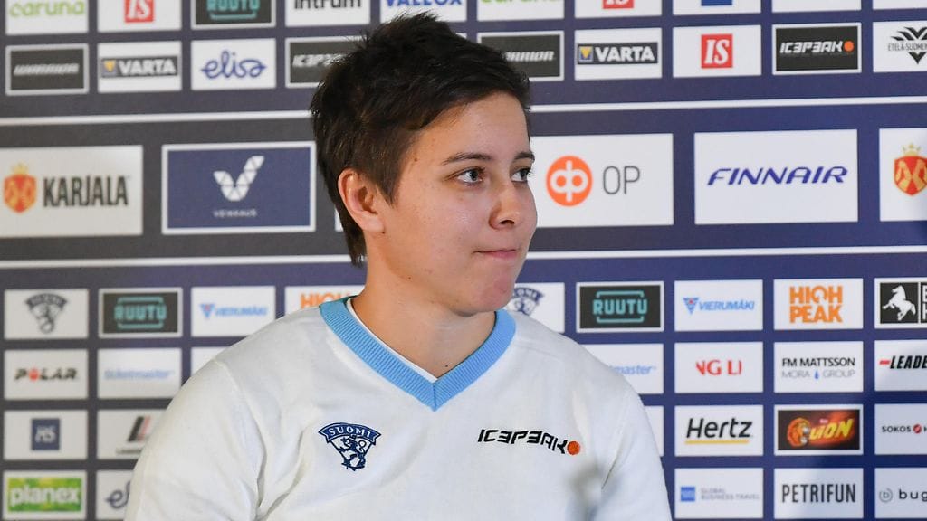 Tyttöleijonien päävalmentaja Mira Kuisma jakoi suojateilleen kunniaa.